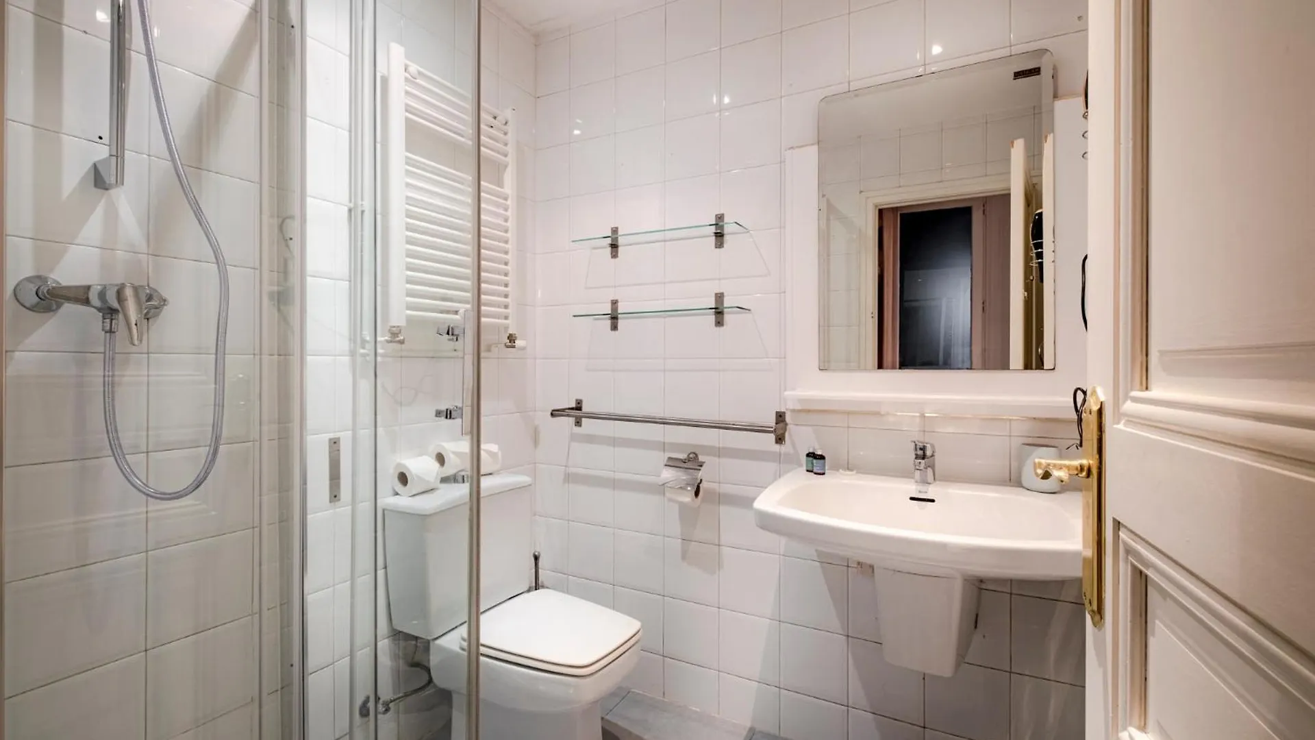 Canela Homes Barcelona Permanyer 0*,  Spain